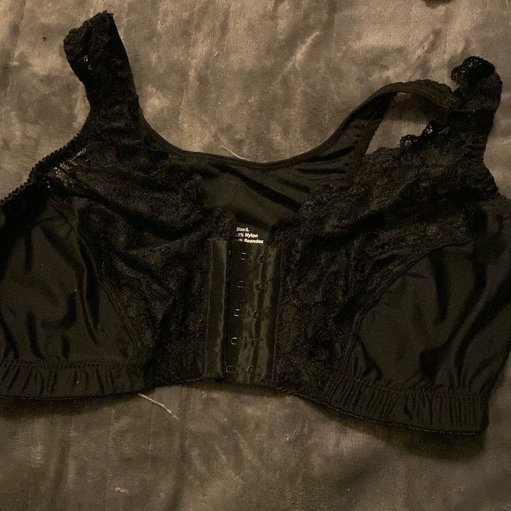 Black lace bra…large